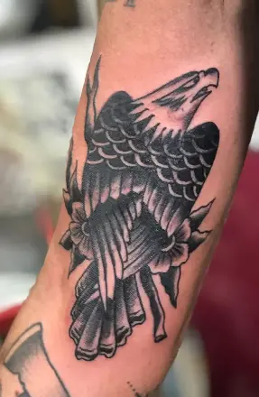 Tatuaje tradicional de Fat Mark Tattoo